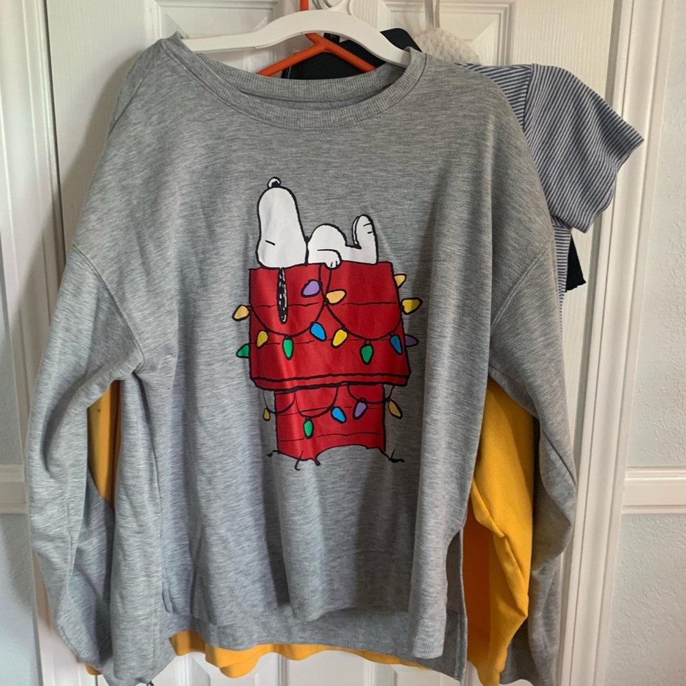 Oversized Snoopy Festive Crewneck